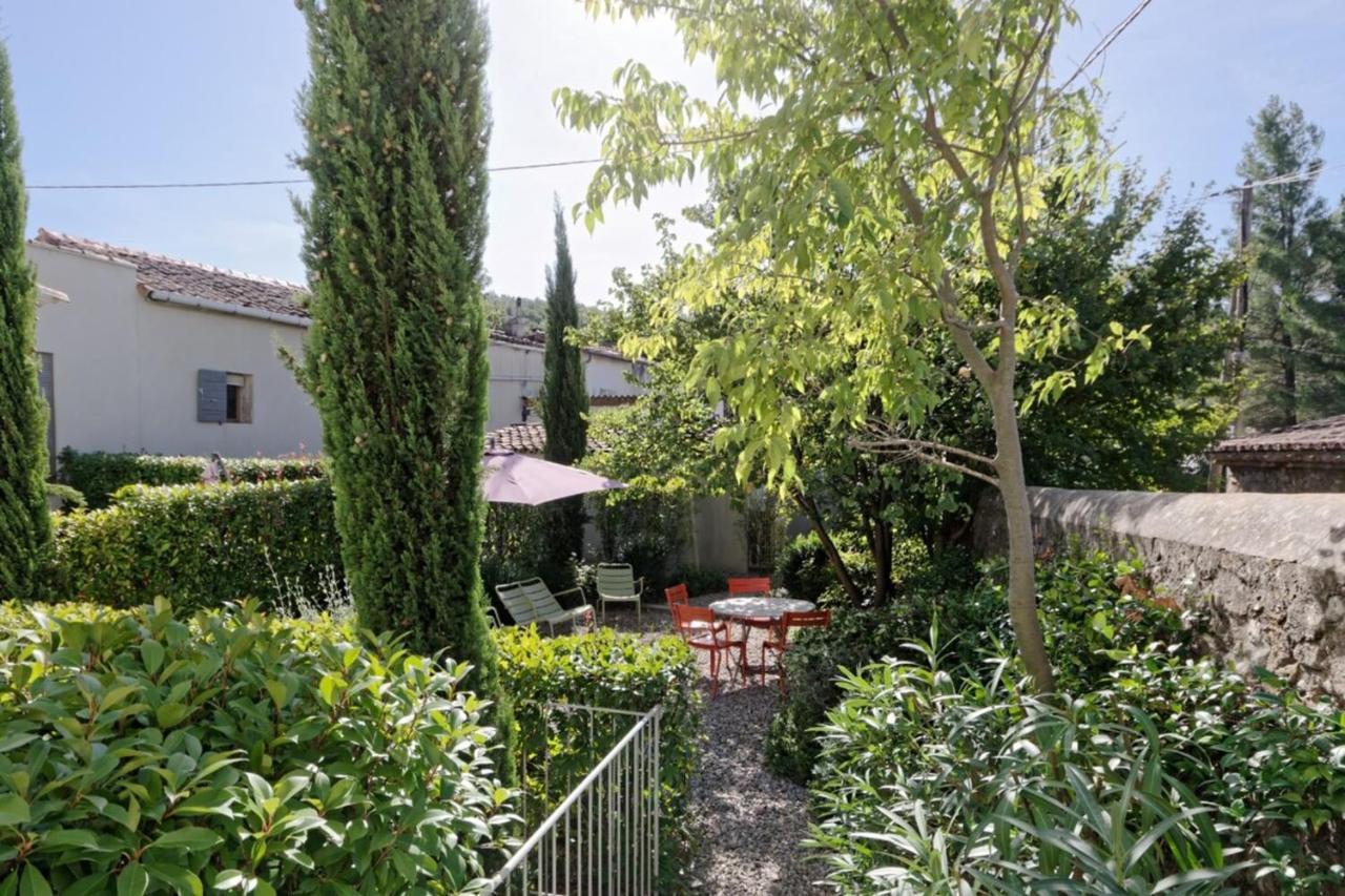 Private Furnished Apartment With All Comfort Has A Garden In A Green Space Meyreuil Bagian luar foto