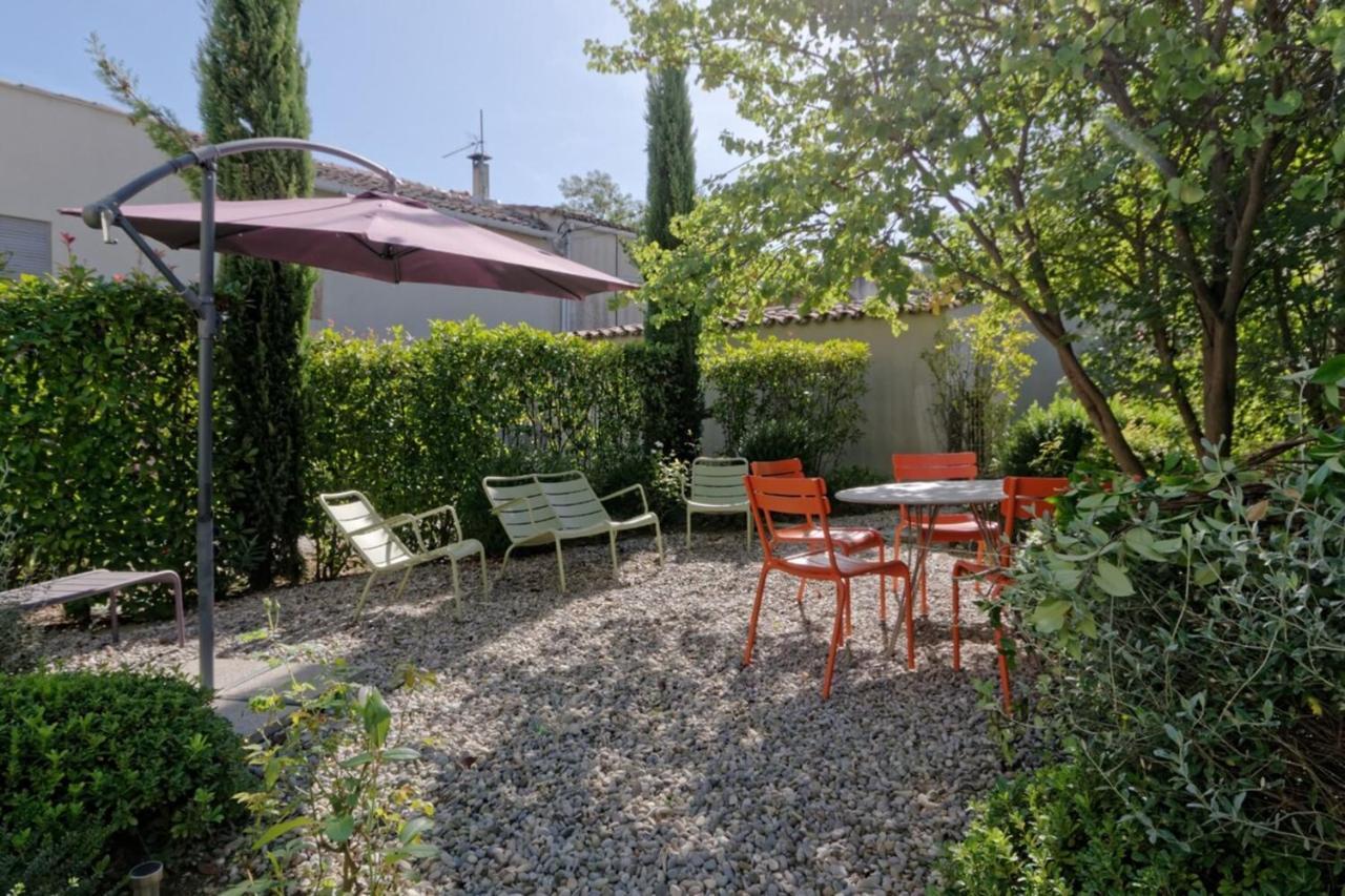 Private Furnished Apartment With All Comfort Has A Garden In A Green Space Meyreuil Bagian luar foto