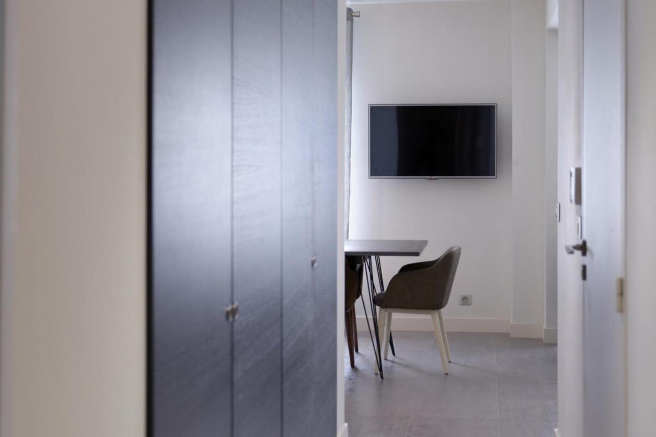 Private Furnished Apartment With All Comfort Has A Garden In A Green Space Meyreuil Bagian luar foto