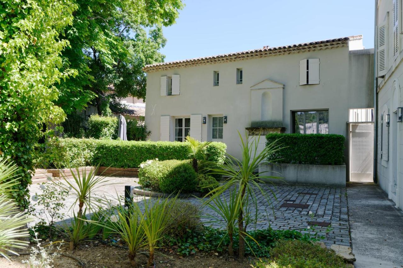Private Furnished Apartment With All Comfort Has A Garden In A Green Space Meyreuil Bagian luar foto